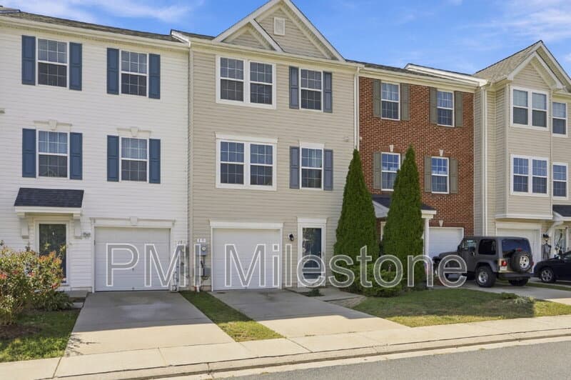 Falling Waters Townhome: 19 New Gate Ct