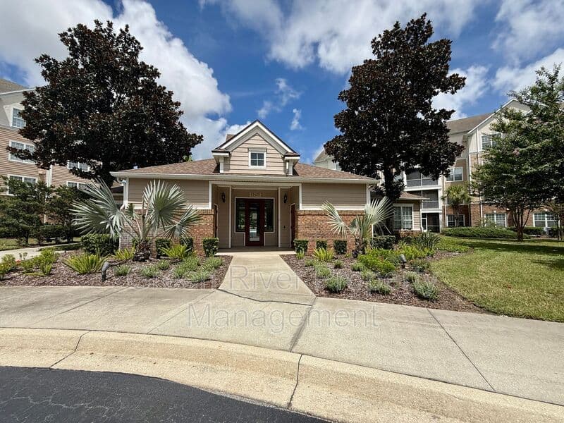 Jacksonville House: 11251 Campfield Drive