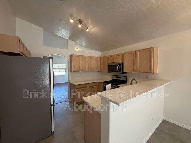 Albuquerque House: 6019 Full Moon Ave NW