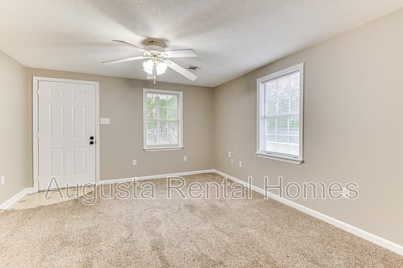 Augusta Condo: 1444 Heard Avenue - 1/2