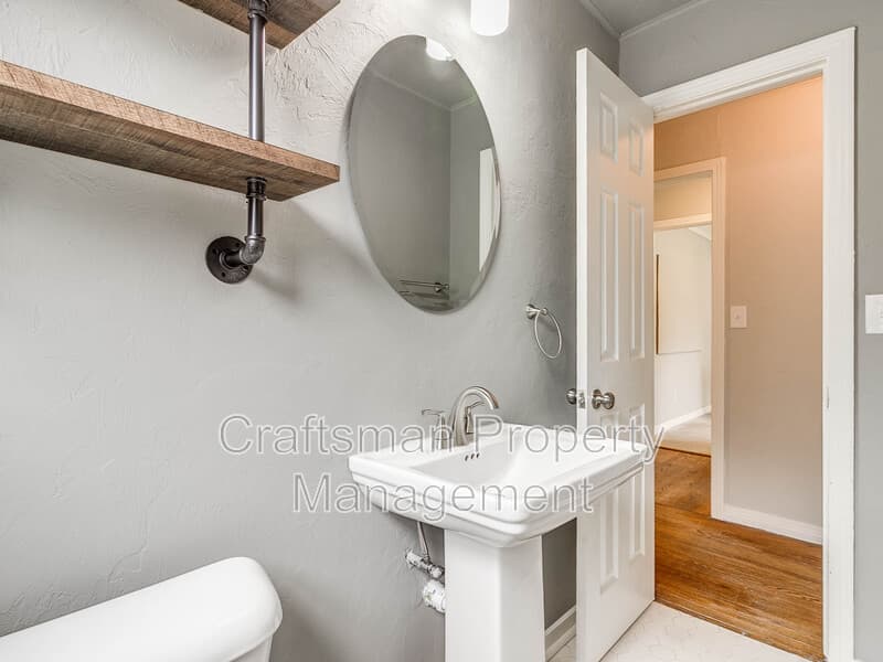 The Village House: 1414 Oxford Way