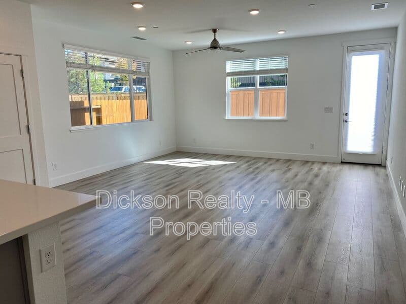 Reno House: 418 Prosecco Way