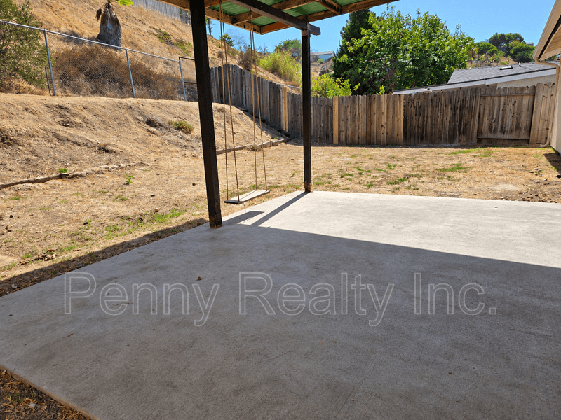 San Diego House: 6046 Reo Pl