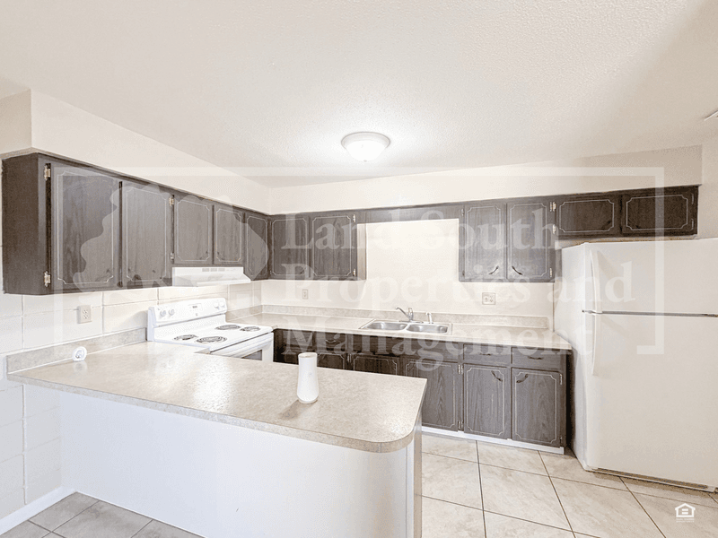 Lakeland House: 815 W. Carole Street