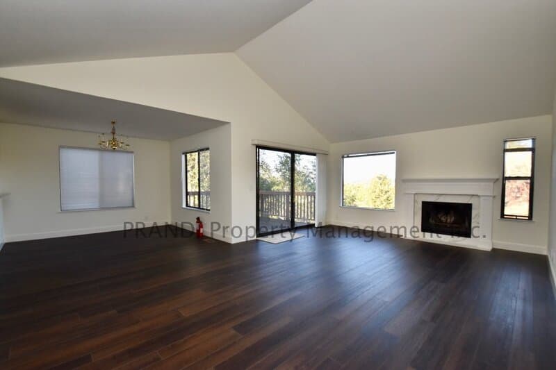 Novato Townhome: 920 Arlene Way