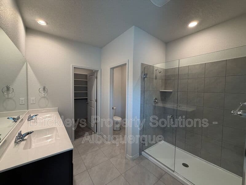 Albuquerque House: 6118 Chicago Dr SE
