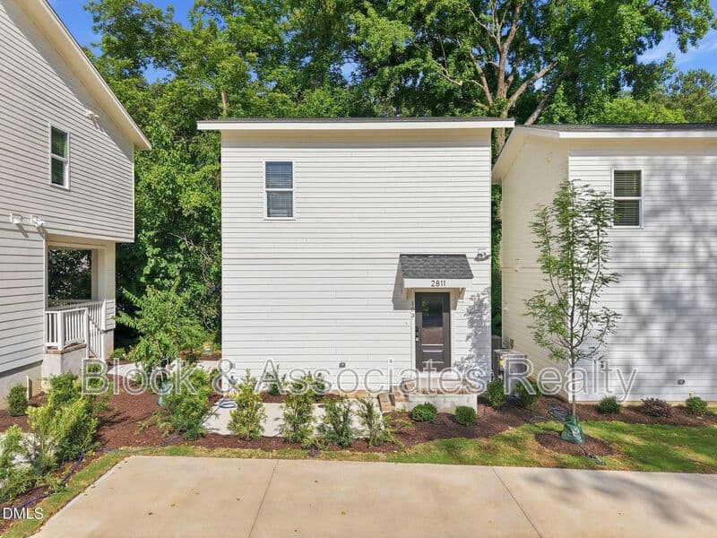 Raleigh House: 2813-103 Wilcox Place