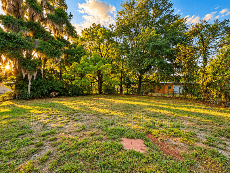 Jacksonville House: 8715 Samona Dr W