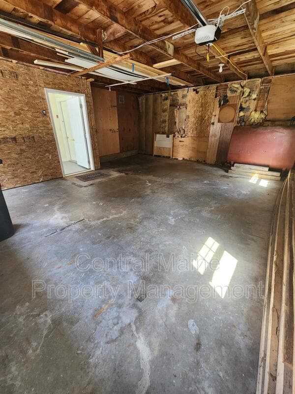 Winslow House: 109 S Reynolds Rd