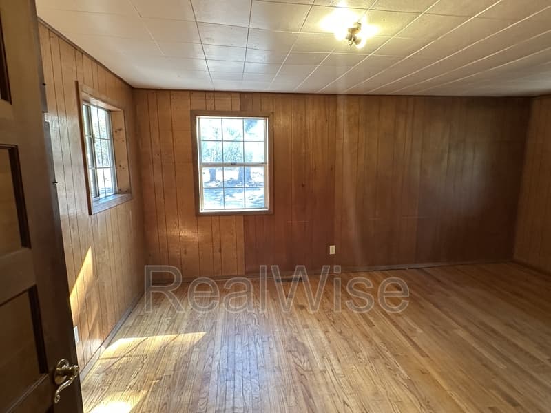 Rogue River House: 2978 E Evans Creek Rd