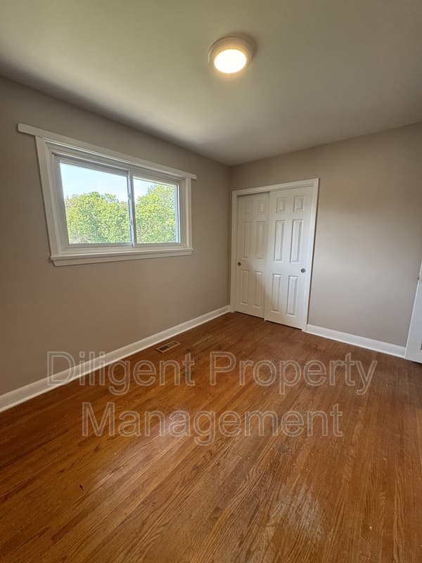 Peterborough House: 1209 Trentway Vista