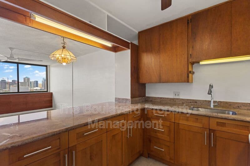 Honolulu Condo: 55 S Kukui St