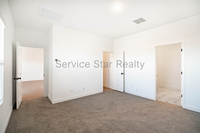 Maricopa House: 16635 N Lunar St