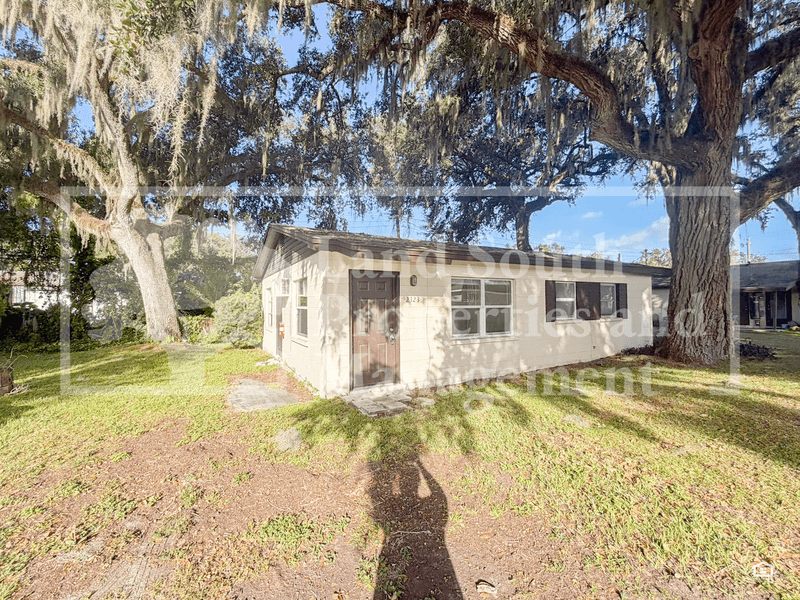 Lakeland House: 2323 Jungle Street