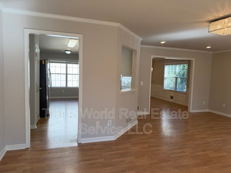 Duluth House: 3354 Roundfield Circle