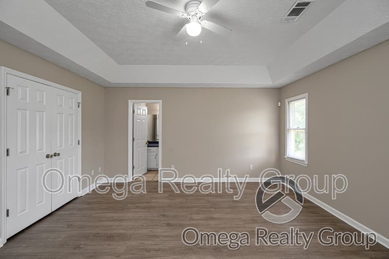 Smiths Station House: 144 Lee Road 318