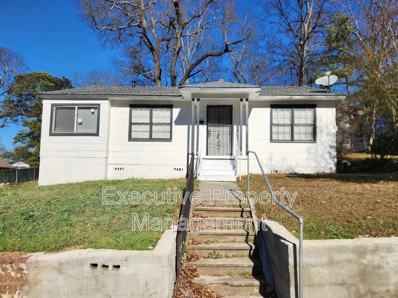Birmingham House: 4208 50th Avenue