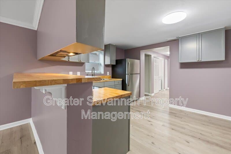 Savannah House: 705 West 47th Street