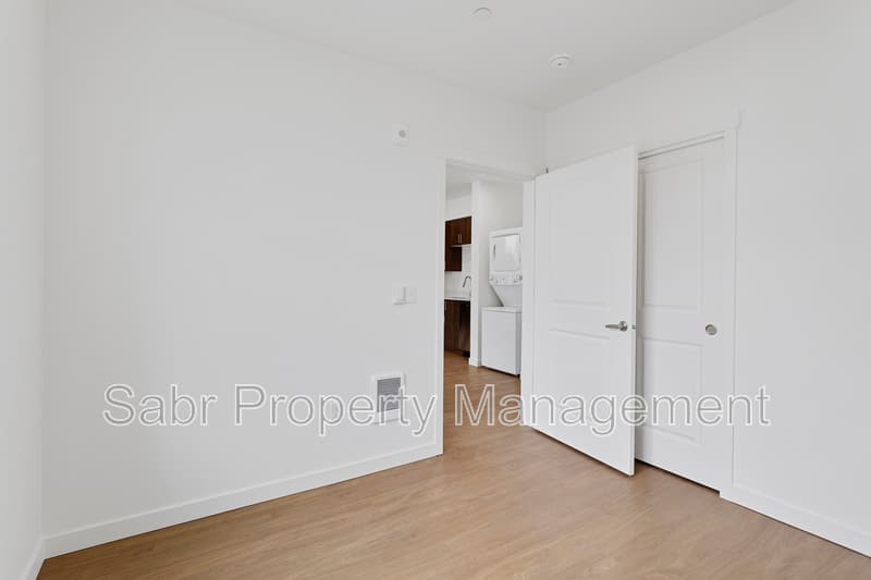 Vancouver Apartment: 9917 NE 13th Ave