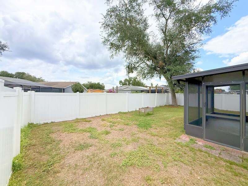 Valrico House: 1118 Hardwood Drive