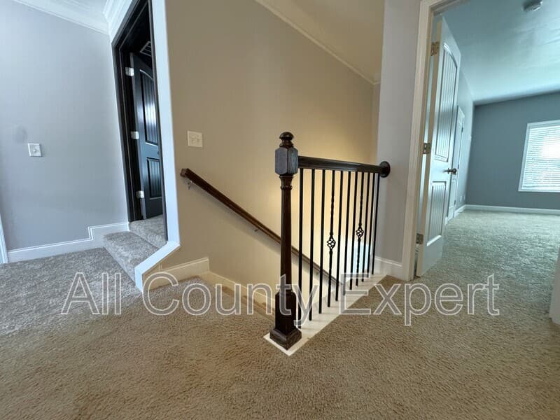 Cumming House: 4215 Hopewell Manor Drive