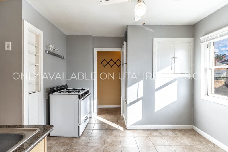 Sugarhouse Condo: 2001 S 1500 E Redondo
