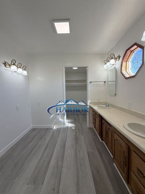 Lomita House: 1839 West 256th Street