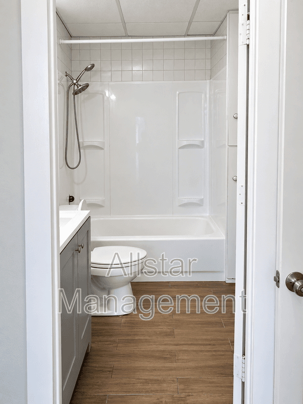 Cleveland Condo: 19210 Firwood Road