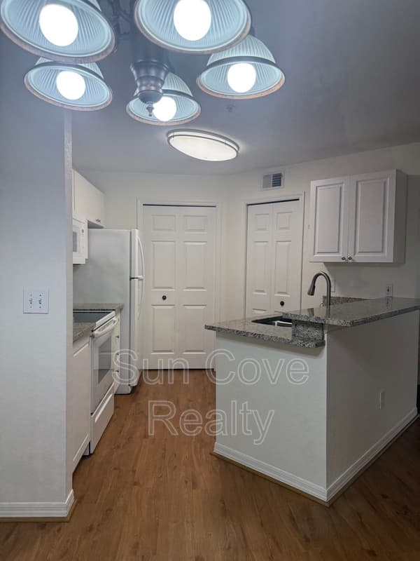 Lutz Condo: 4201 Woodstorks Walk Way