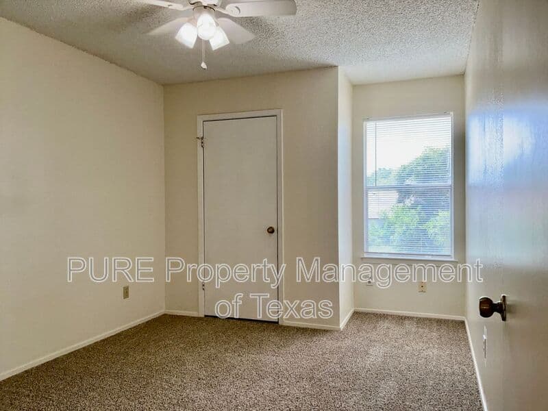 Austin Condo: 12120 Thompkins Dr.