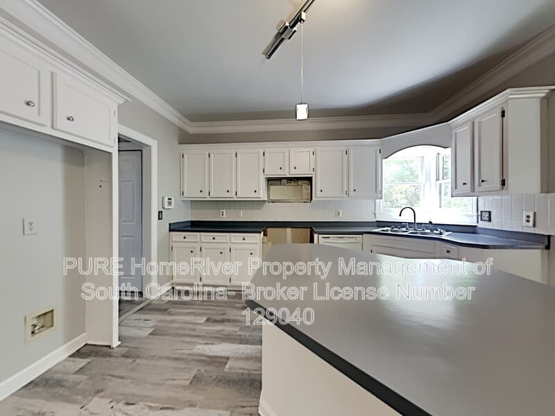 Columbia House: 313 Brook Hollow Dr