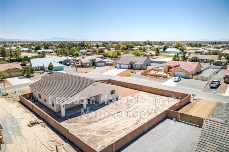 Pahrump House: 6380 Waterford Street