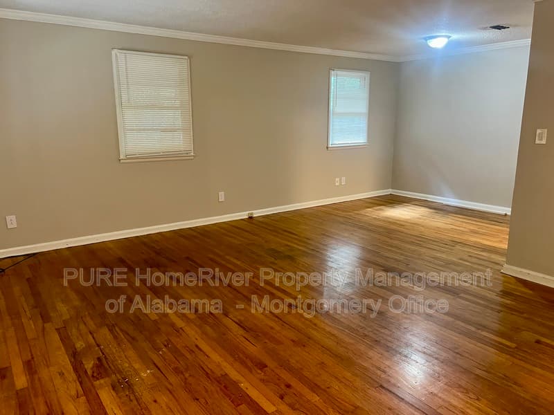 Montgomery House: 340 Sumerset Lane