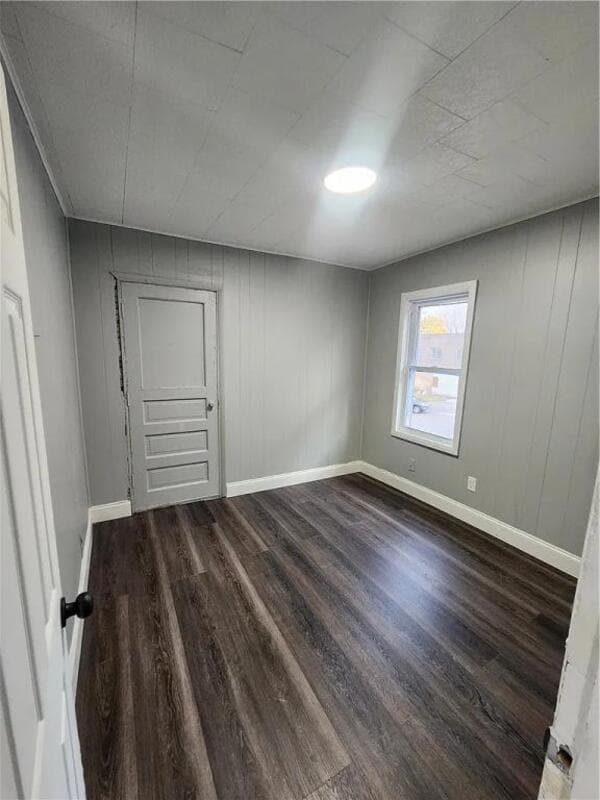 Rochester House: 241 Saratoga Ave