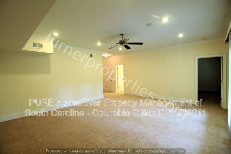 Columbia House: 395 Highland Point Drive