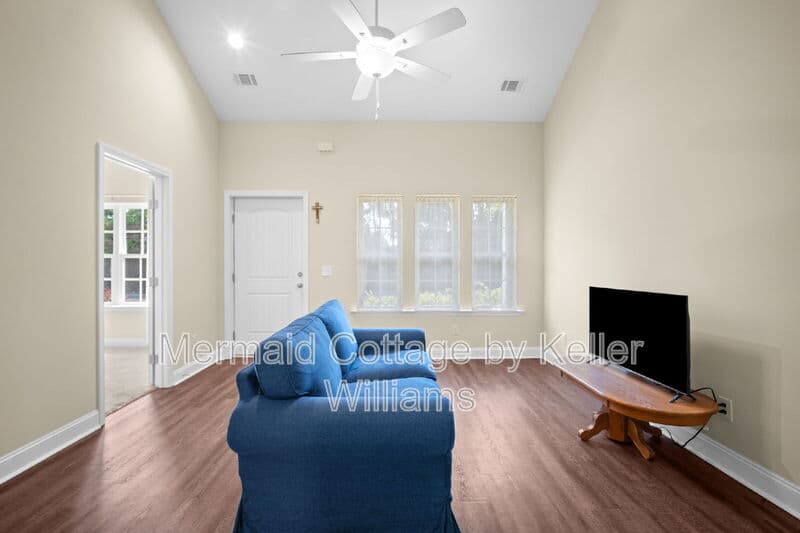 Beaufort Townhome: 222 Admiration Avenue