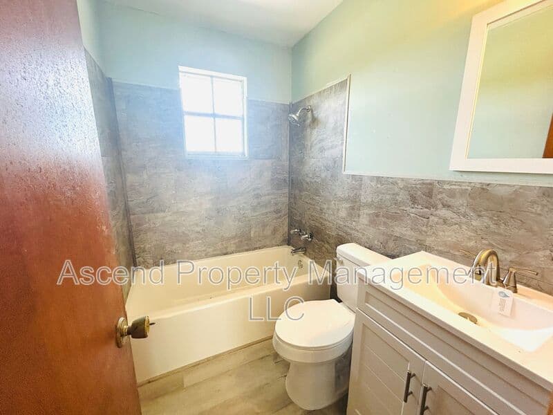 McDonald House: 578 Withrow Rd