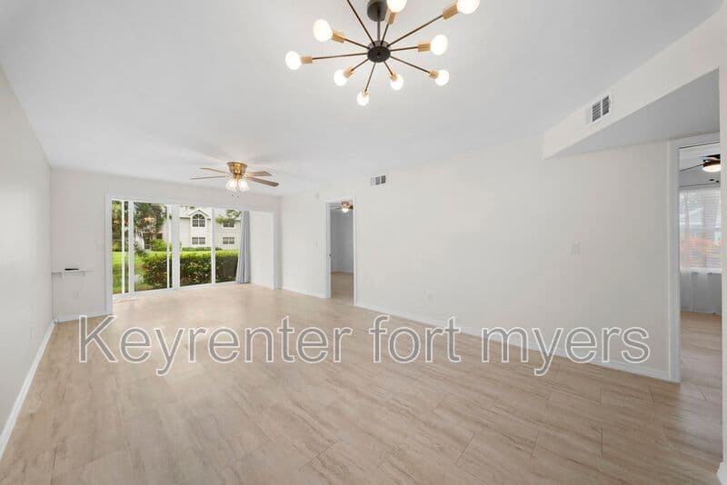 Fort Myers House: 14503 Lakewood Trace CT