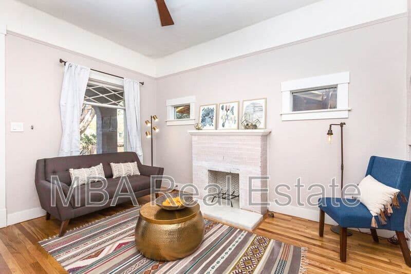 Phoenix Condo: 1325 W Woodland Ave