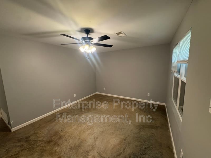 Memphis House: 3292 Denver St