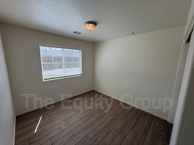 Tulare House: 2314 Cape Canyon Avenue