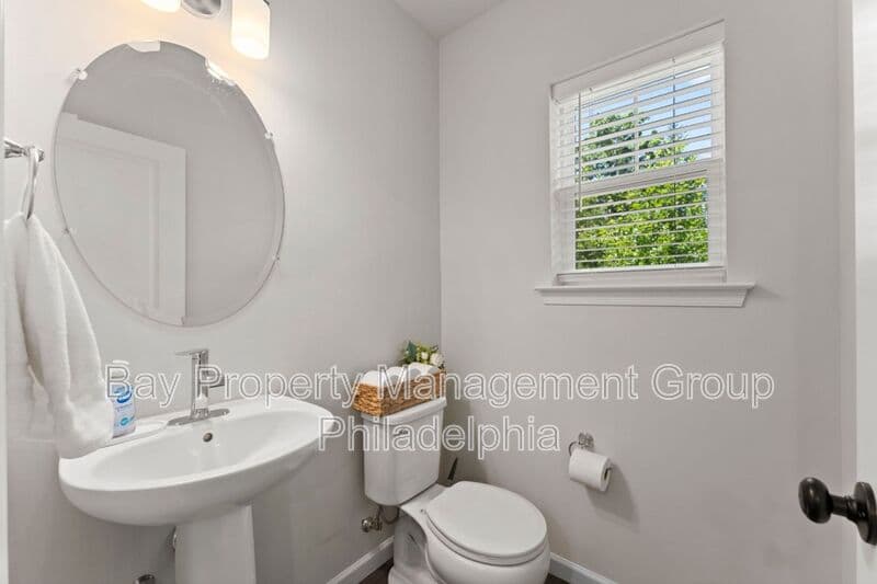 Norristown House: 230 Honey Ln