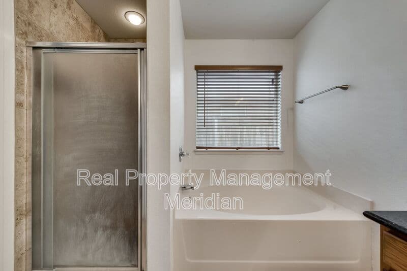 Blue Mound House: 10505 Braewood Dr