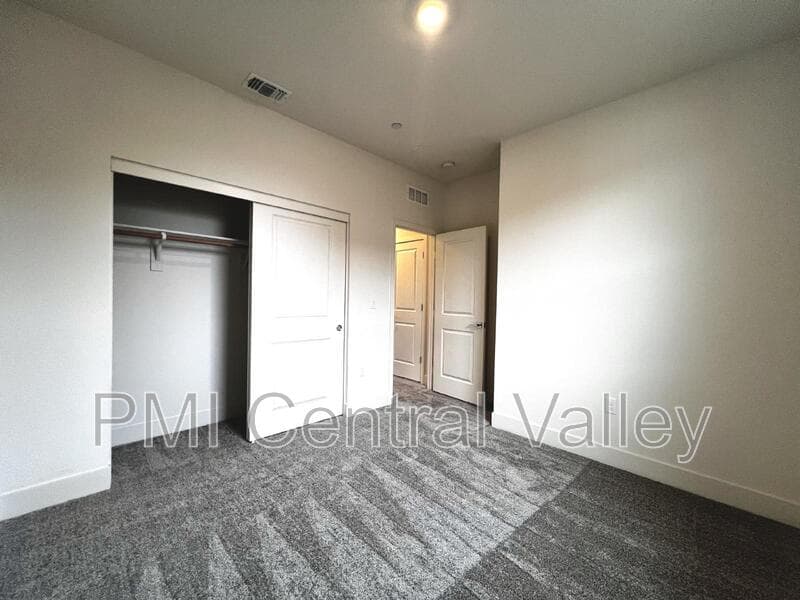 Manteca House: 3275 Hayduke Street