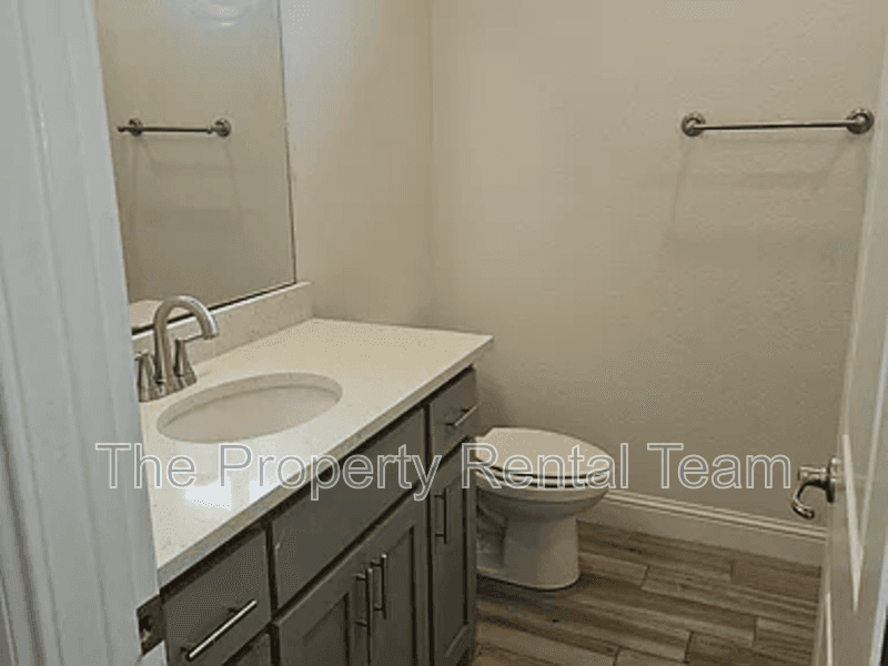 Midland House: 1520 Overshine Lane