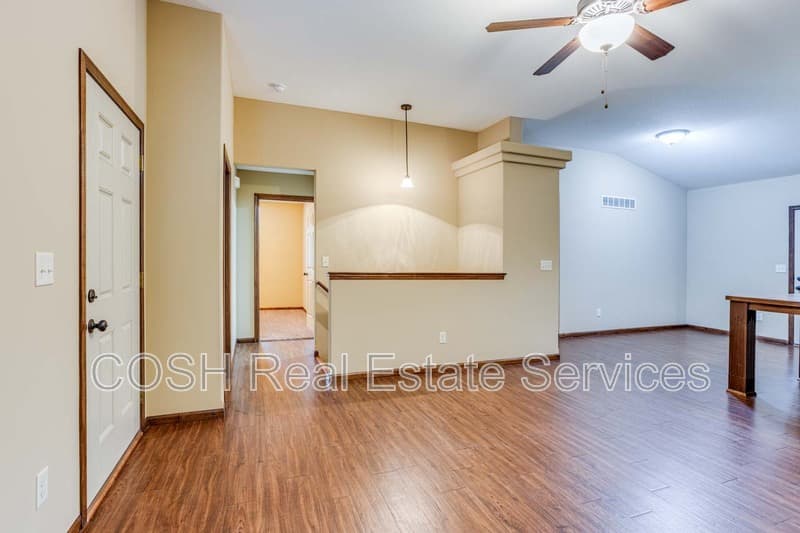 Colwich Condo: 406 North Colorado Avenue - F