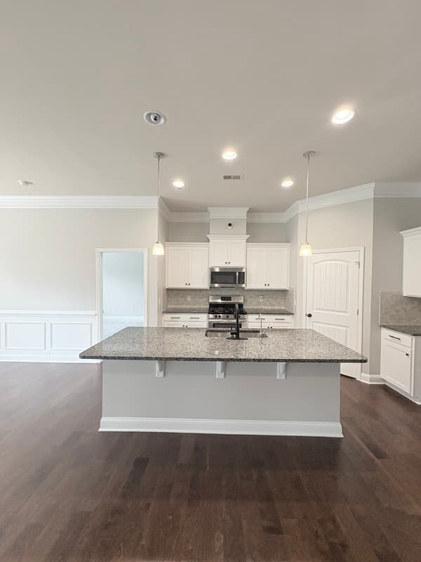 Blythewood House: 676 Scarlet Baby Dr