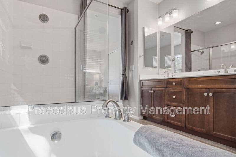 Chula Vista Townhome: 1724 Rolling Water
