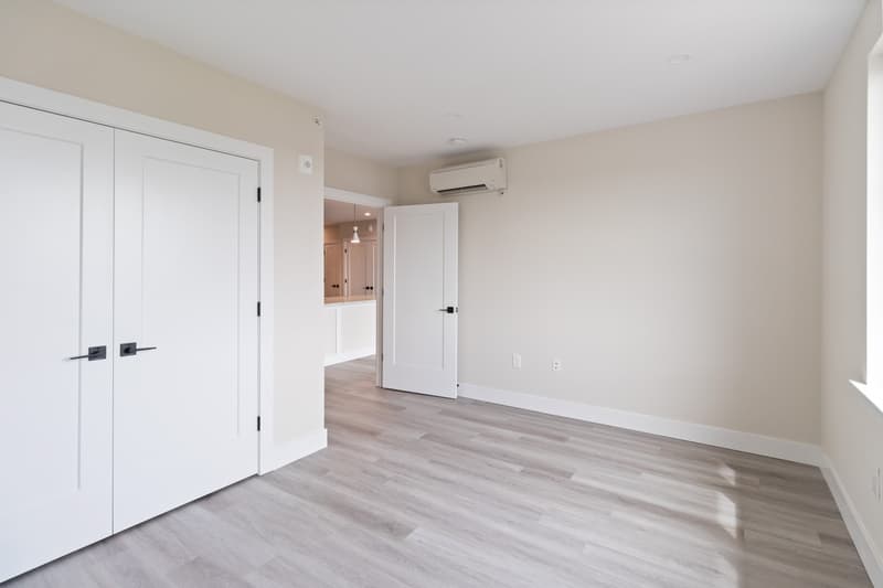 Flemington Apartment: 70 Church St