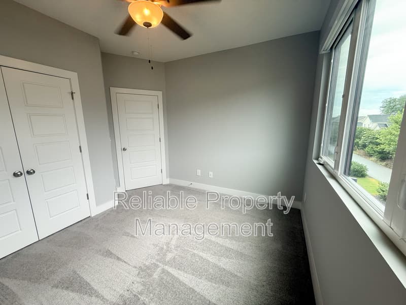 Clayton House: 22 S Laird Dr